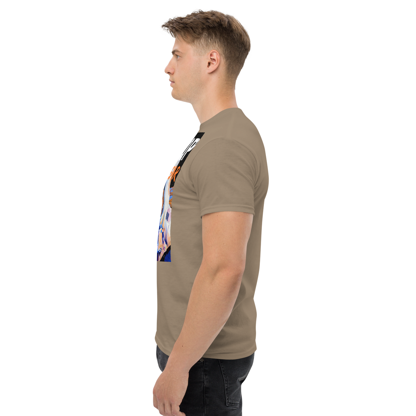 Men's streetwear graphics t-shirt with astronaut design in casual style