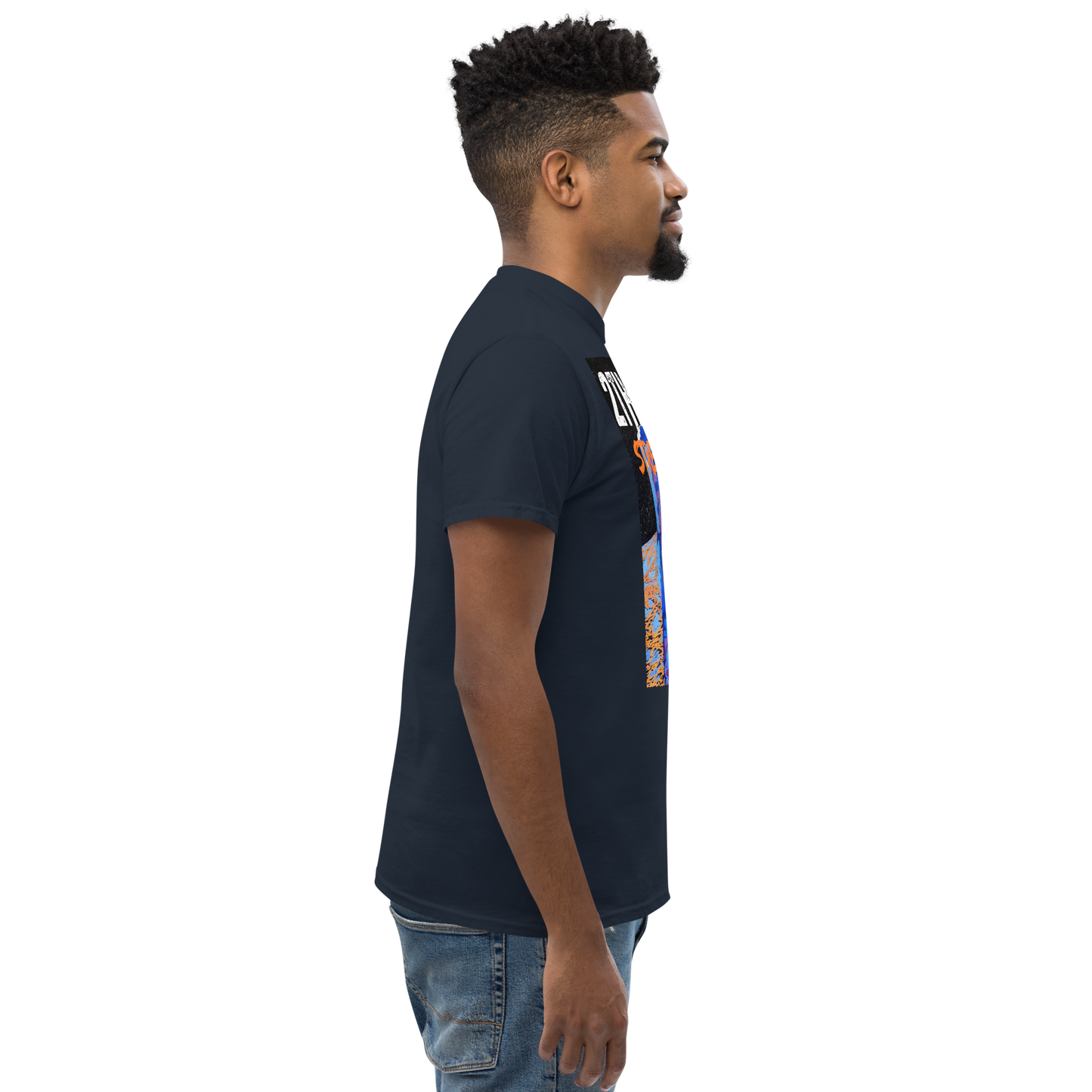 Graphics t-shirt with bold astronaut design for streetwear style