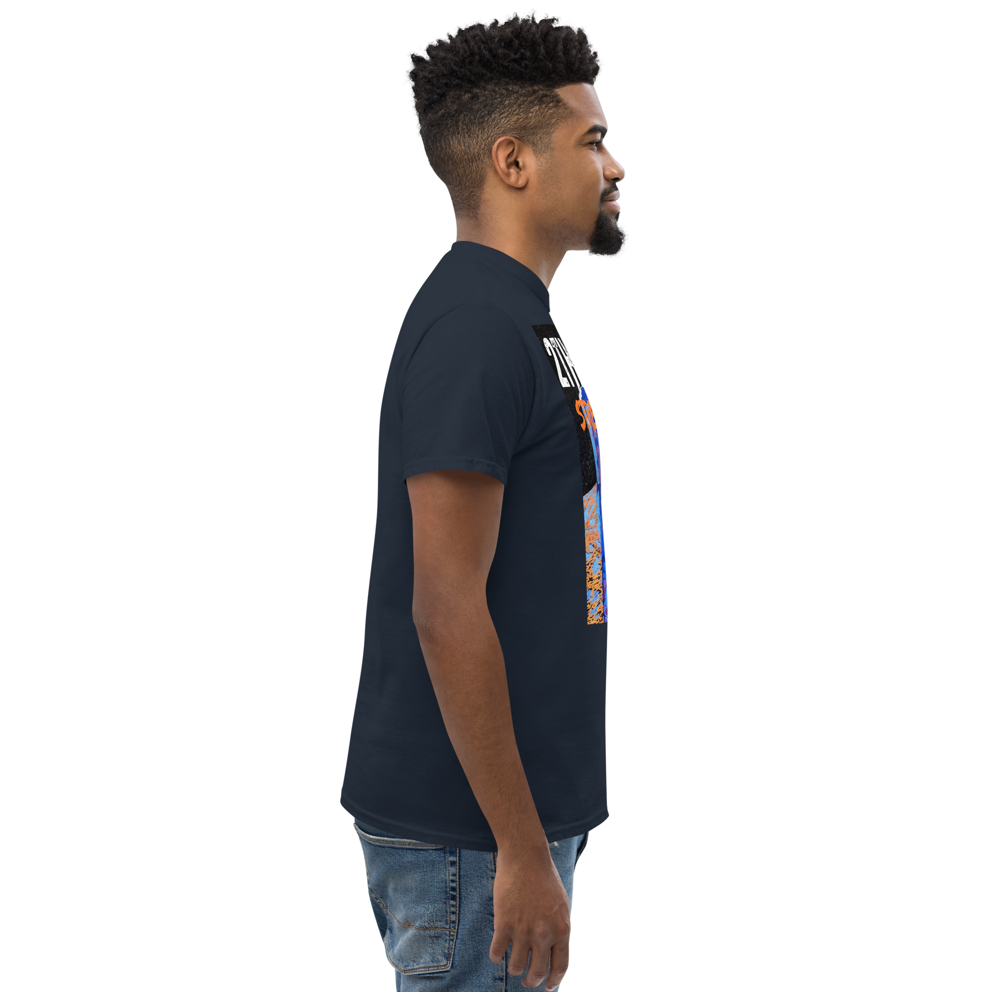 Graphics t-shirt with bold astronaut design for streetwear style