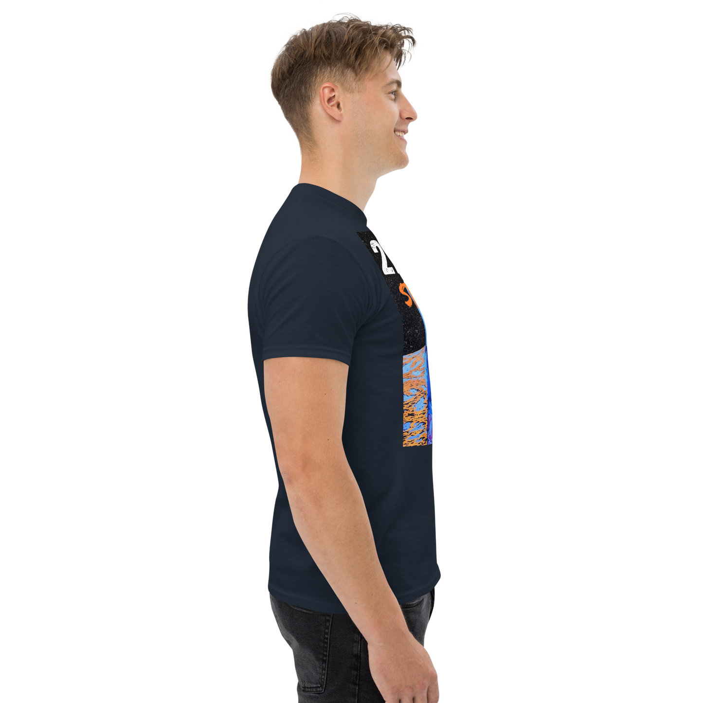 Men's streetwear graphics t-shirt featuring astronaut design, high-quality cotton, casual urban style