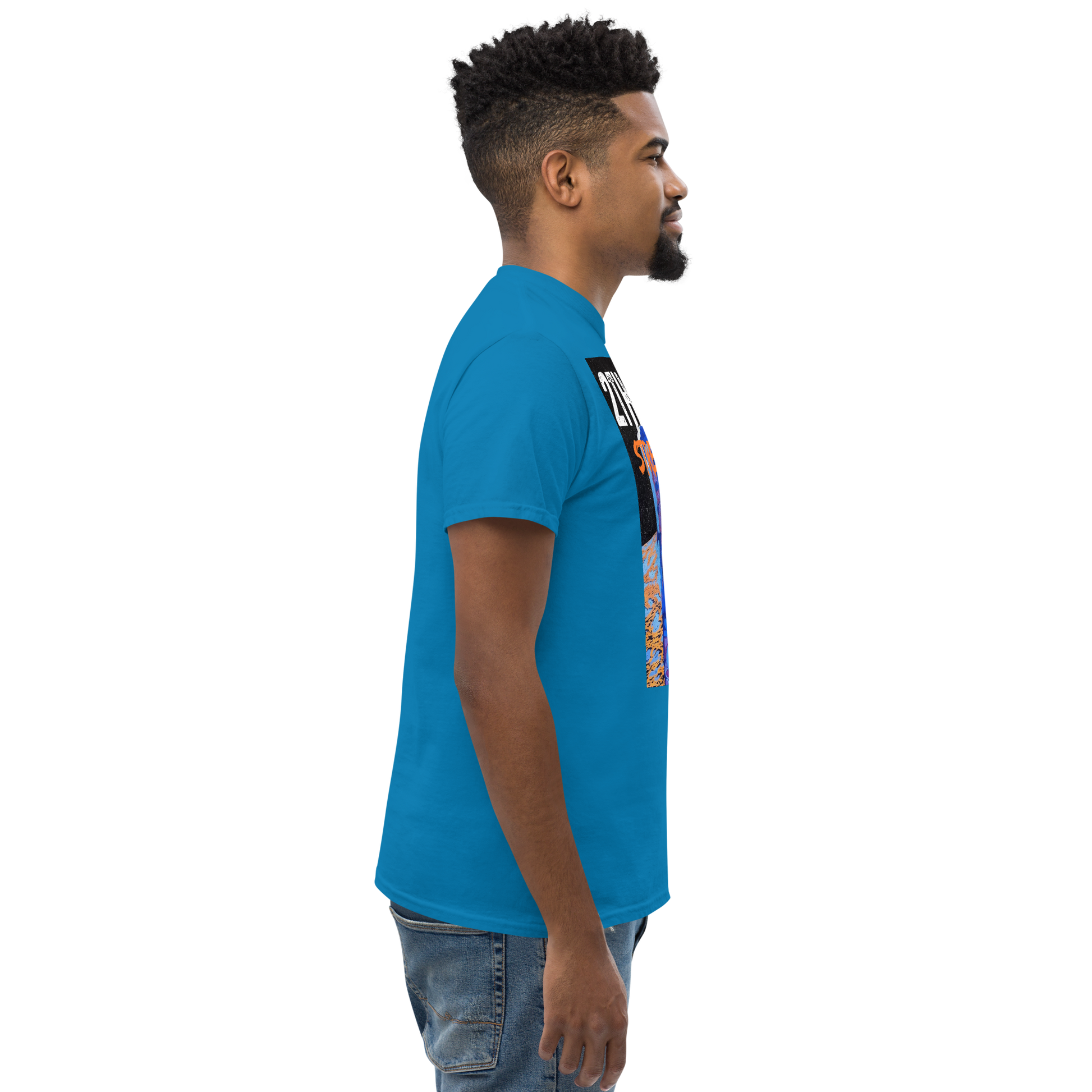 Graphics t-shirt with astronaut design for streetwear style